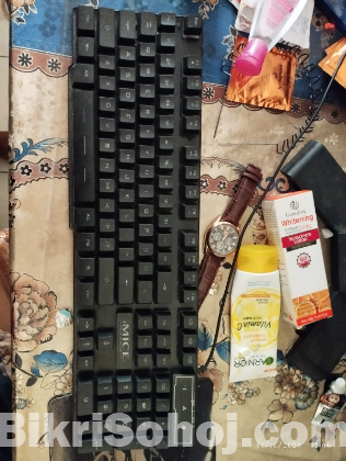 Monitor or keyboard
